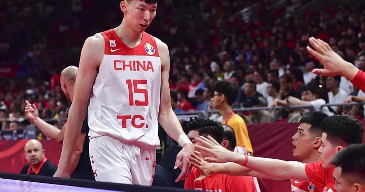 阿美（温碧霞 饰）在无意当中成了一宗珠宝掳掠案的目击者，窃匪头头罗伊（张耀扬 饰）趁乱将一条价值连城的钻石项链放进了阿美的包里，在这个节骨眼上，阿美得知本身的男朋友在缅甸仰光遭到了绑匪绑架，绑匪要求阿美在三天以内交出二十万美金的赎金，不然她的男朋友就将人命不保。阿美决议操纵手上的钻石项链。何处厢，钻石项链的主人找到了罗伊，号令他在五天以内找到项链的着落，就如许，